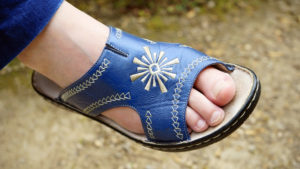Chaussures orthopédiques : conseils et astuces pour bien les porter